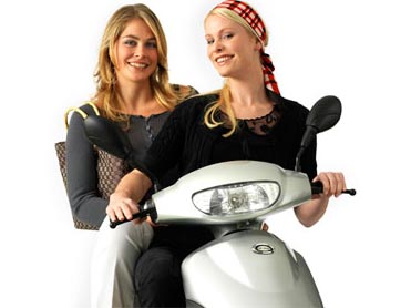 2010:scooterbabes.jpg