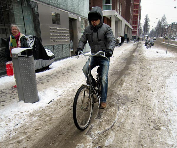 2010:sneeuwfietsen_101221.jpg