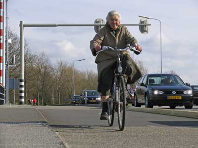 2011:oudere-fietser.jpg