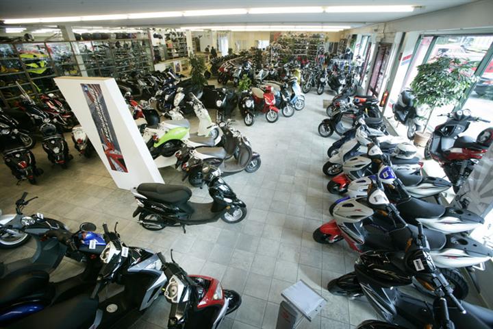 2011:snorscooter-showroom.jpg